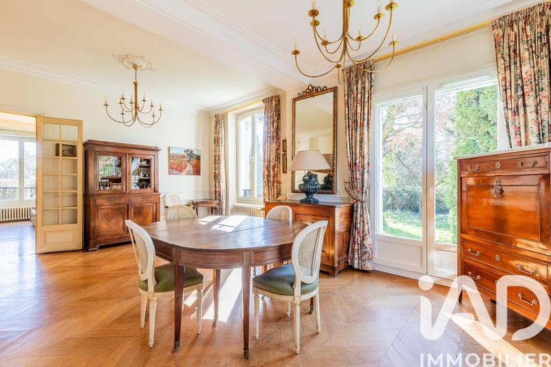 Maison - 195 m² - 8 pièces