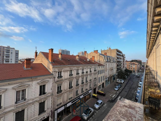 Appartement - 235 m² - 5 pièces