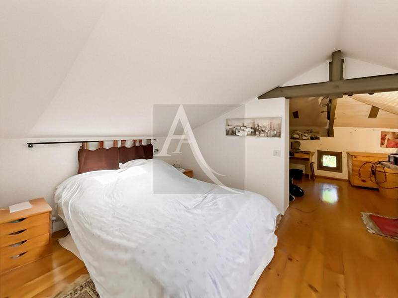 Maison - 170 m² - 8 pièces