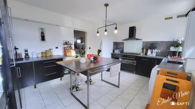 Maison - 98 m² - 4 pièces