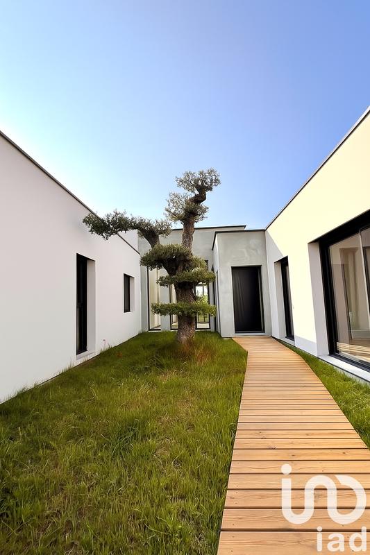 Maison - 182 m² - 6 pièces