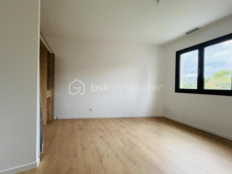 Villa - 96 m² - 5 pièces