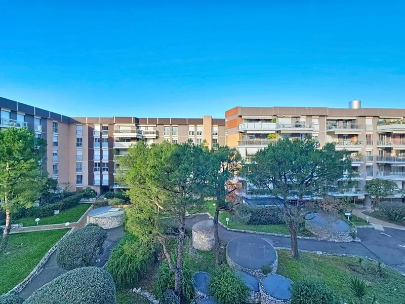 Appartement - 110 m² - 5 pièces