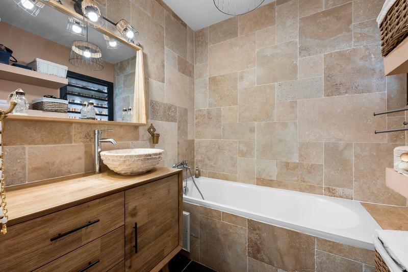 Maison - 230 m² - 11 pièces