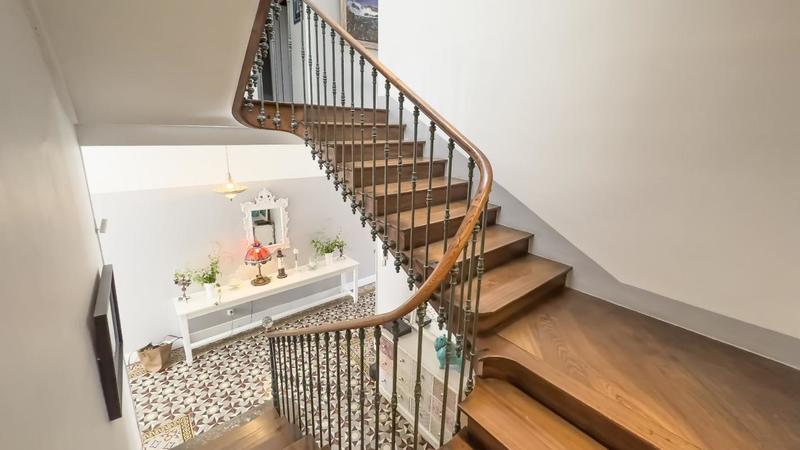 Maison de maîtres - 325 m² - 8 pièces