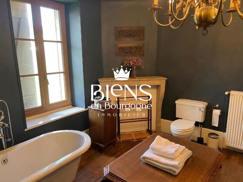 Maison ancienne - 225 m² - 8 pièces