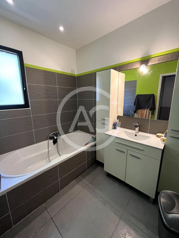 Maison - 128 m² - 4 pièces