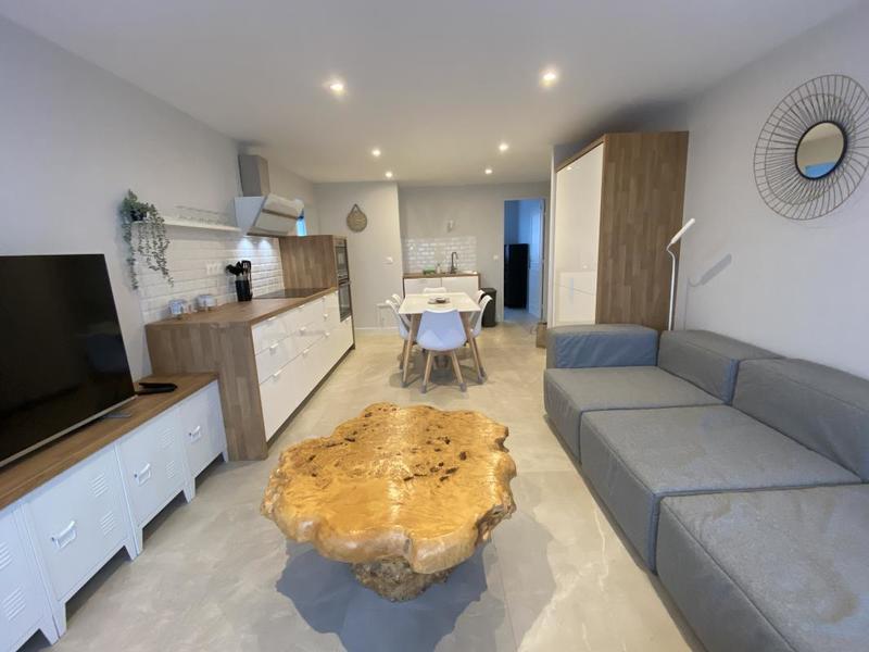 Appartement - 90 m² - 6 pièces