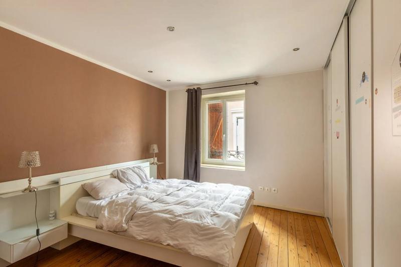 Maison - 237 m² - 7 pièces