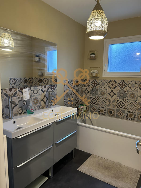 Maison - 95 m² - 4 pièces