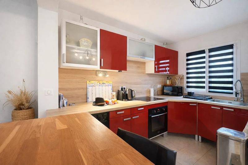 Maison - 83 m² - 4 pièces