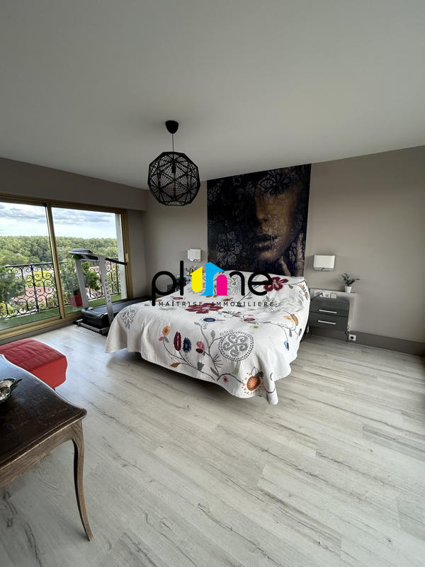 Appartement - 200 m² - 4 pièces