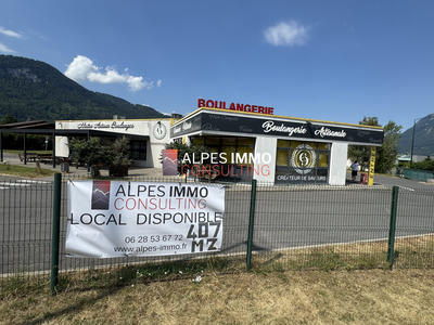 Fonds de commerce - Local commercial - 407 m²