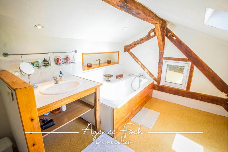 Maison traditionnelle - 190 m² - 6 pièces