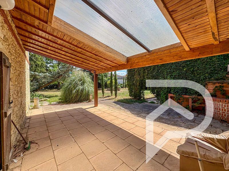 Maison - 240 m² - 6 pièces