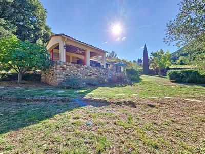 Villa - 100 m² - 5 pièces