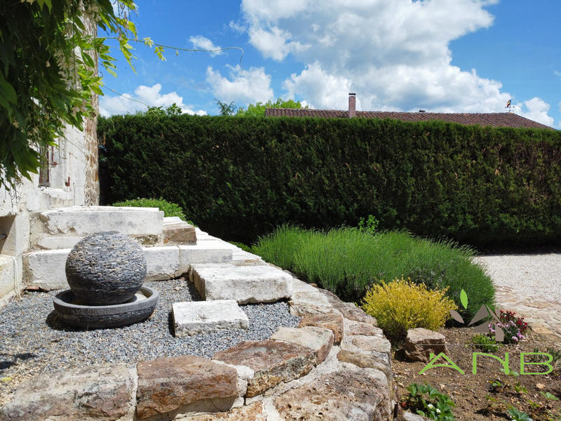 Maison - 305 m² - 8 pièces