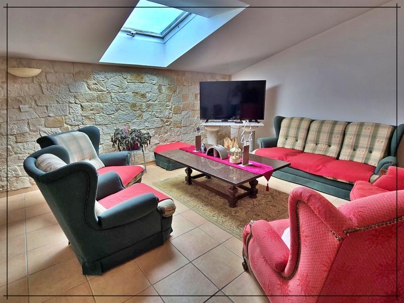 Propriété - 350 m² - 9 pièces