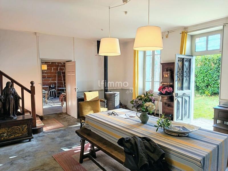 Maison - 198 m² - 10 pièces