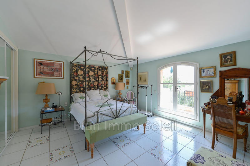 Maison - 305 m² - 7 pièces