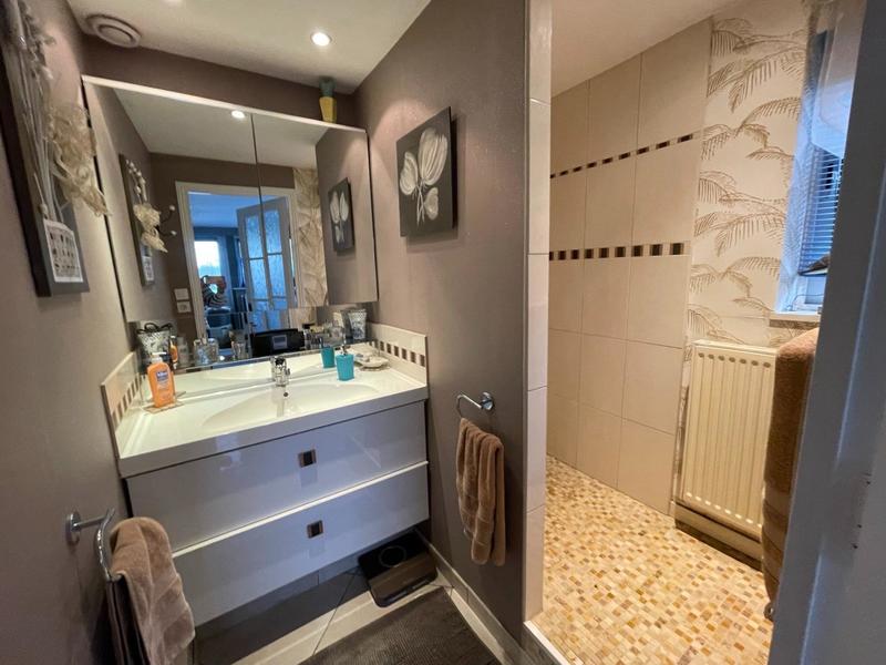 Maison - 227 m² - 8 pièces