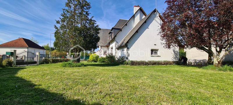 Maison - 231 m² - 7 pièces