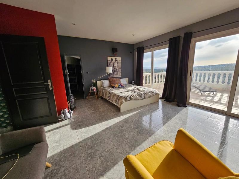 Propriété - 545 m² - 12 pièces