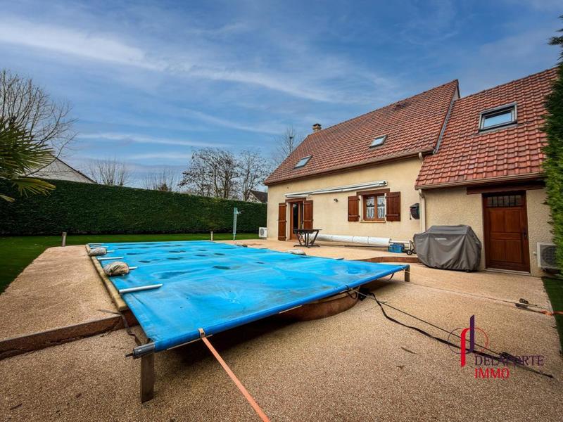 Maison traditionnelle - 109 m² - 6 pièces