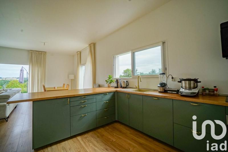 Maison - 121 m² - 5 pièces