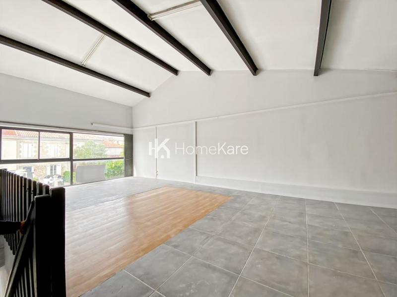 Local commercial - 230 m²