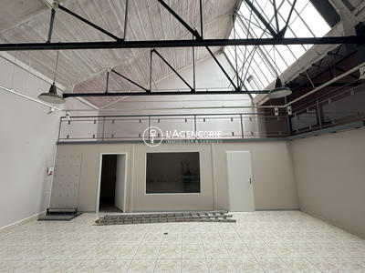 Local d'activités - 250 m²