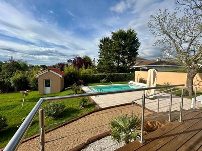 Maison - 153 m² - 7 pièces