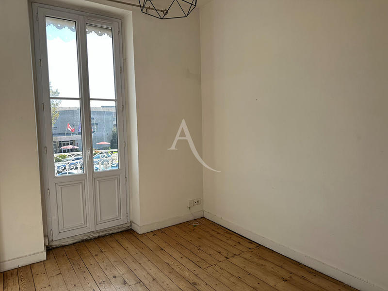 Maison - 121 m² - 8 pièces