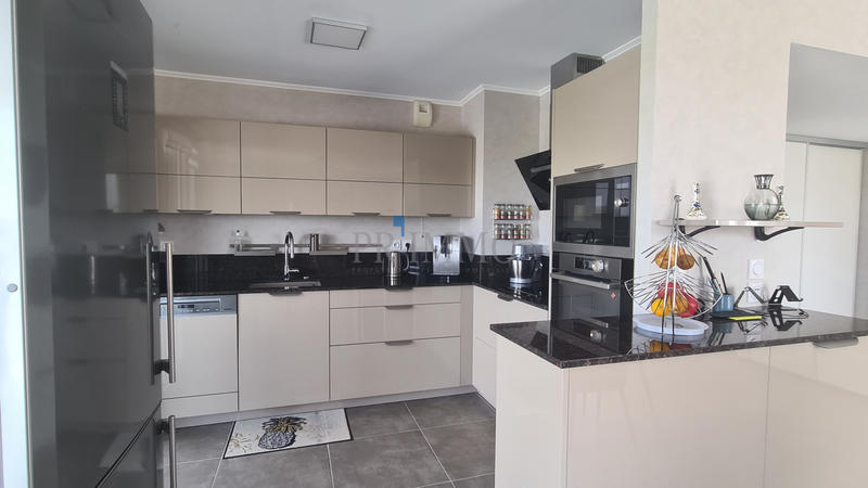 Appartement - 105 m² - 4 pièces