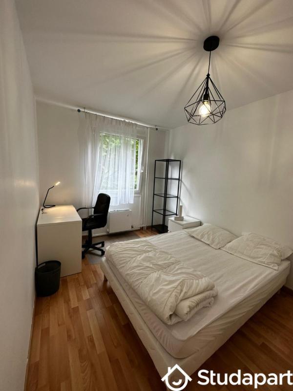 Chambre - 11 m² - 1 pièce