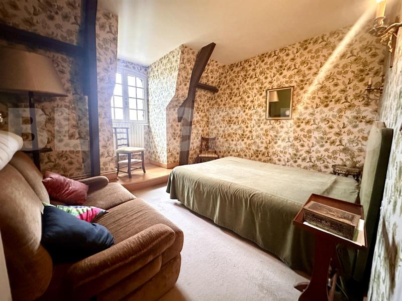 Maison - 206 m² - 8 pièces