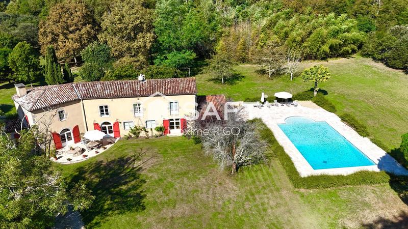 Château - 825 m² - 16 pièces