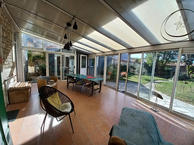 Maison - 300 m² - 10 pièces