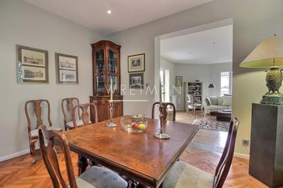 Maison - 180 m² - 7 pièces