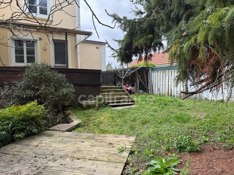 Maison - 200 m² - 4 pièces