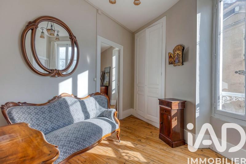 Maison - 241 m² - 6 pièces