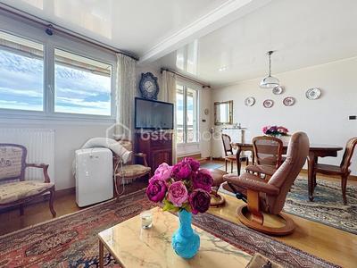 Appartement - 94 m² - 5 pièces