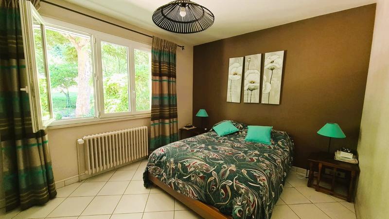 Maison traditionnelle - 188 m² - 8 pièces