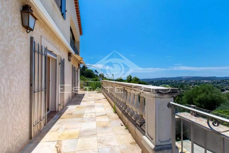 Villa - 181 m² - 7 pièces