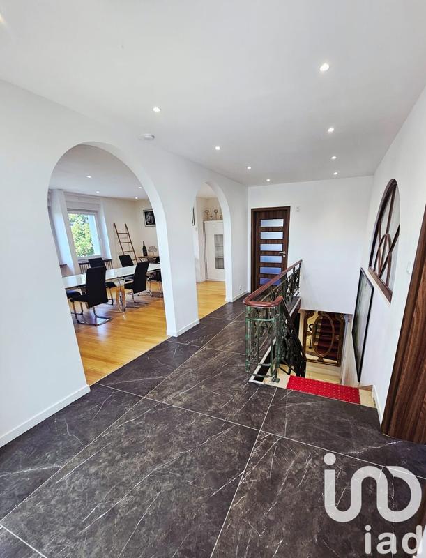 Maison - 273 m² - 8 pièces