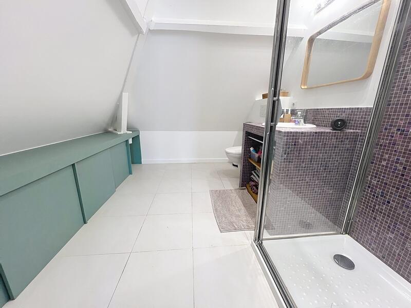 Villa - 200 m² - 6 pièces