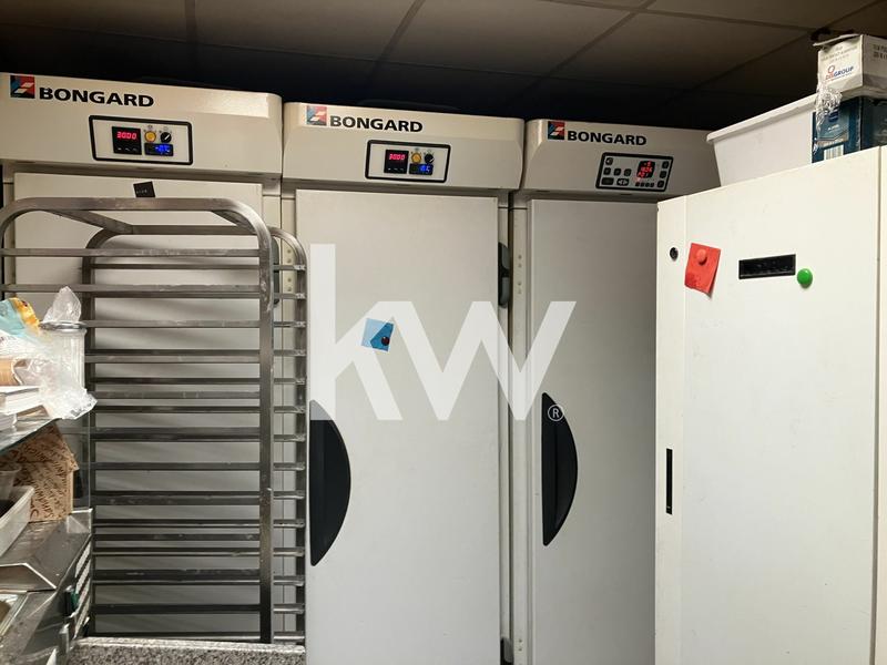 Fonds de commerce - Magasins - 205 m²