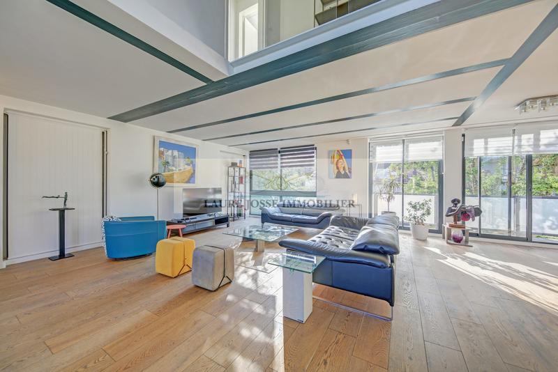 Maison contemporaine - 366 m² - 12 pièces