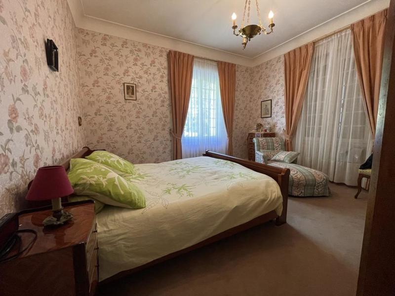 Villa - 280 m² - 10 pièces