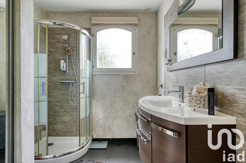 Maison - 300 m² - 9 pièces